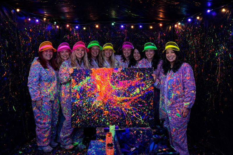 Let's Glow Crazy – Neon Action Painting Workshop in Hamburg - Brain2Canvas