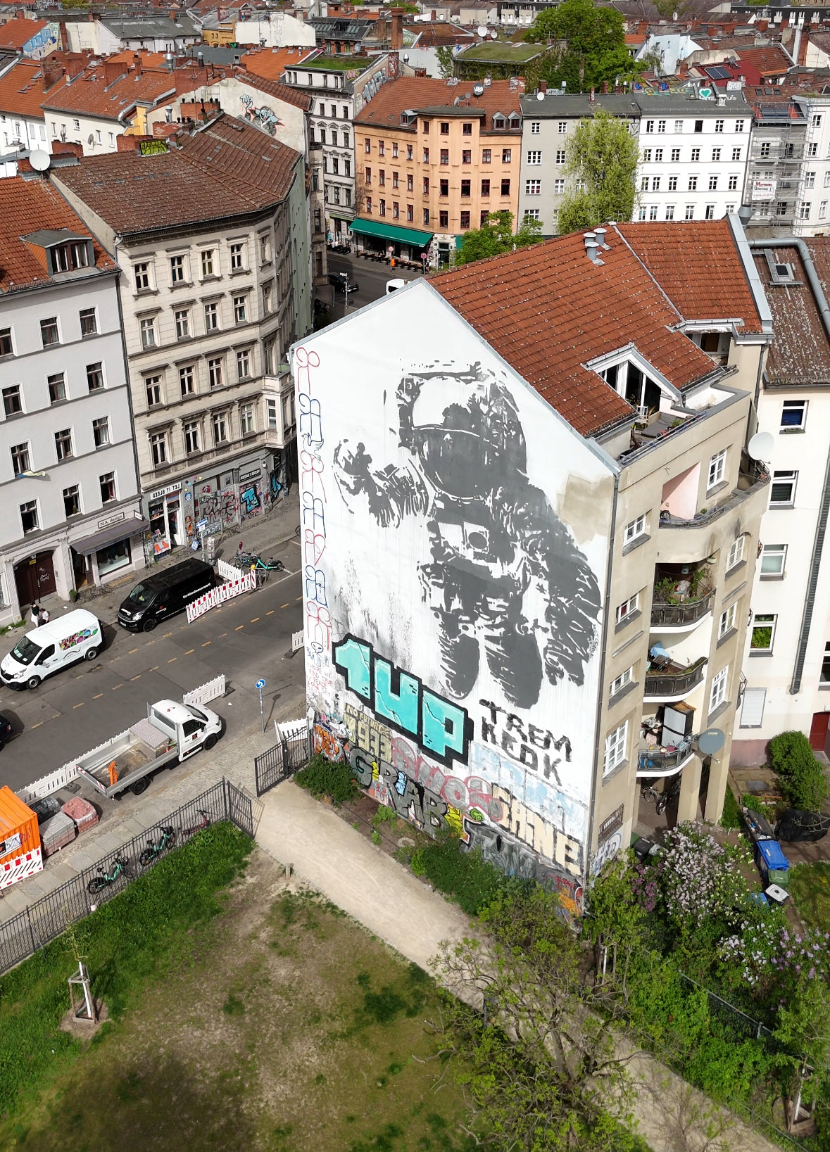 Astronaut Mural Berlin