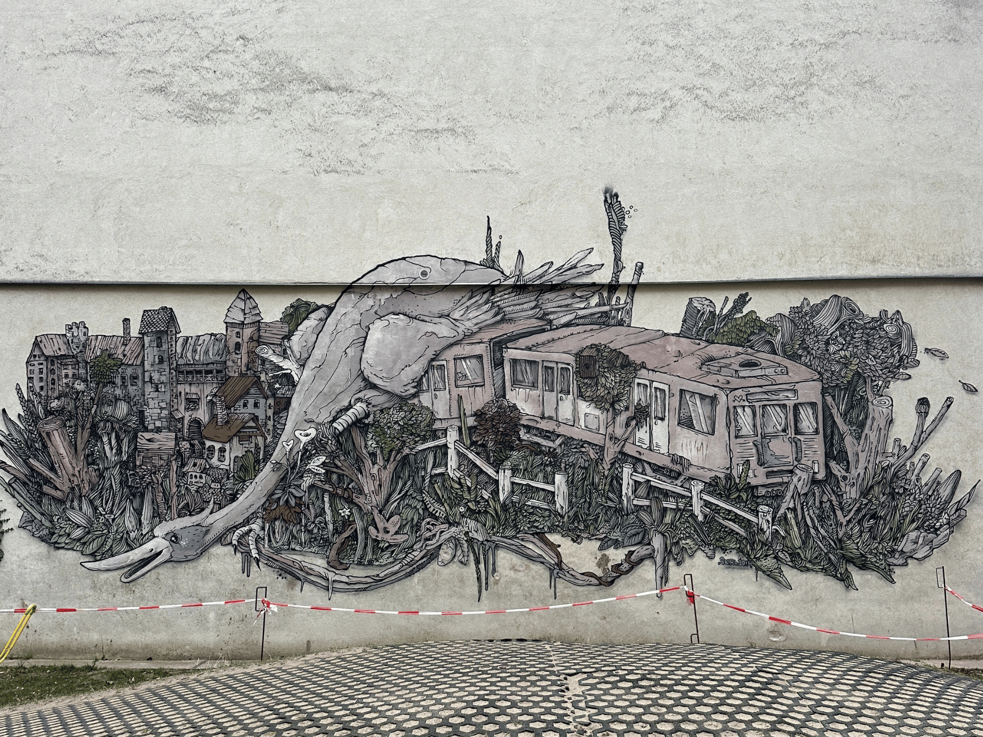 Street-Art-Wand mit buntem Graffiti am Naschmarkt, Wien